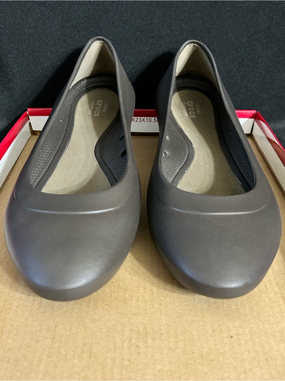 Crocs Women's Grey Ballet Flats Comfortable Slip-On Shoes SZ 8 - Picture 3 of 6